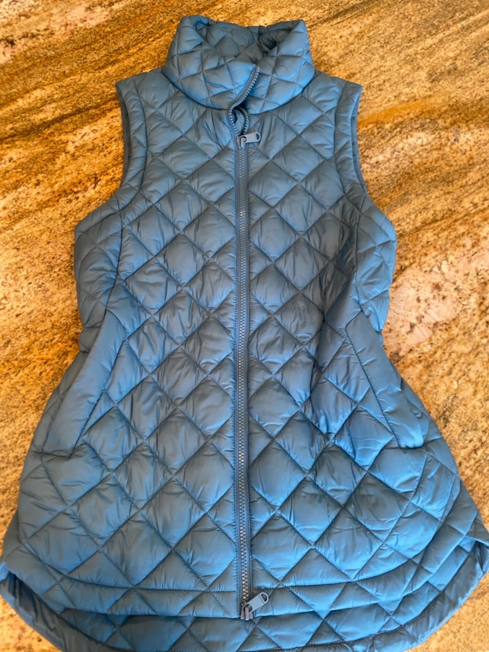 Athleta LIKE NEW WHISPER FEATHERLESS Quilted Puffer Vest XS